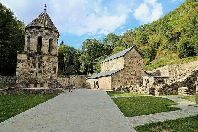 Bakuriani Ski Resort Private Day Tour from Tbilisi Snow Adventure - What the private vehicle changes