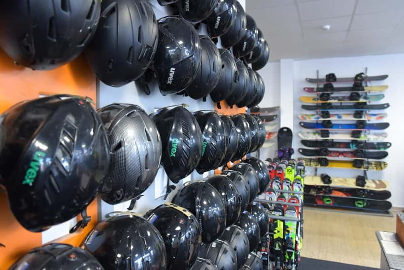 Bansko: Ski and Snowboard equipment rental - Choosing between standard, advanced, and specialist gear
