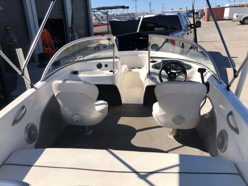 Bayliner Ski Boat - A Bayliner built for sightseeing and play