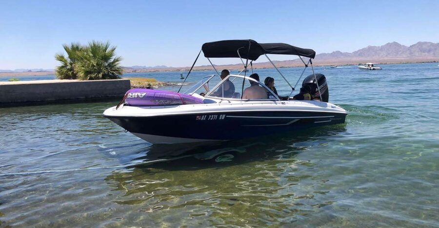 Bayliner Ski Boat - Stopping at the Sandbar