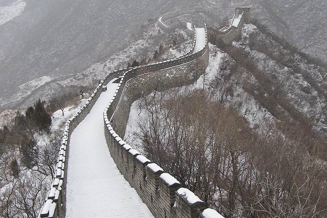 Beijing Private Tour to Huaibei Ski Resort and Mutianyu Great Wall with Lunch - Lunch between the wall and the ski slopes