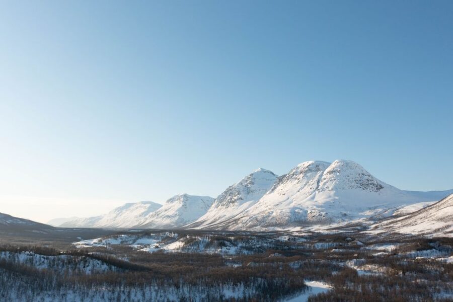 Breivikeidet: Cross-Country Skiing & Husky Visit - From Tromsø harbor to Breivikeidet