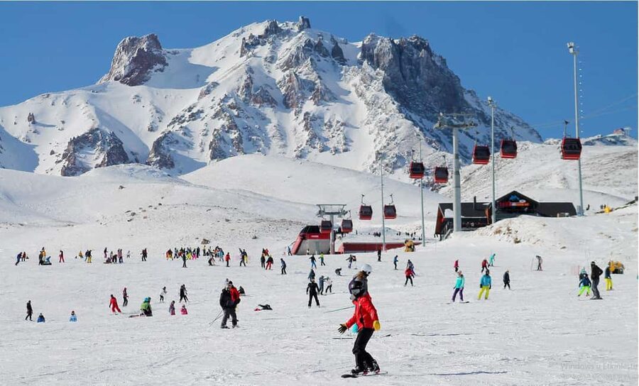 Cappadocia: Mount Erciyes Skiing and Snowboarding Tour - The 500-meter beginner run and one-hour lesson