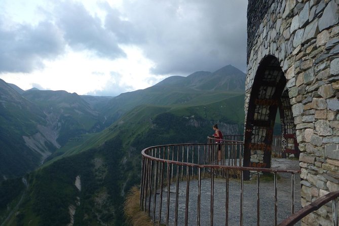 Day trip to Gudauri ski resort - Zhinvali Reservoir: a quick mountain photo stop