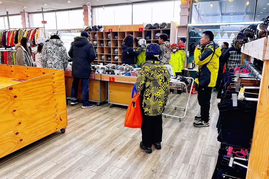 Elysian Ski Day Tour (Ski & Snow Board Full Package) - Is $164 a fair price?