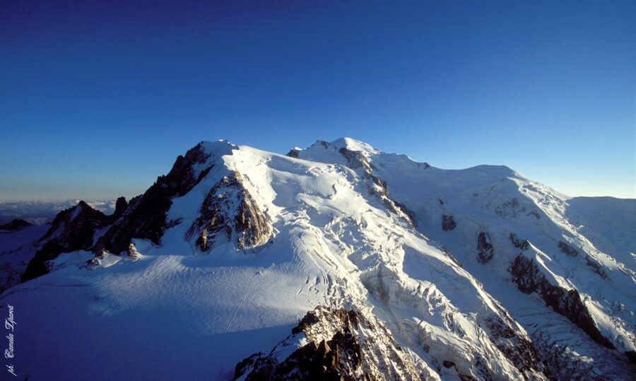 From Geneva: Chamonix Full-Day Ski Trip - Mont Blanc views and the Chamonix setting
