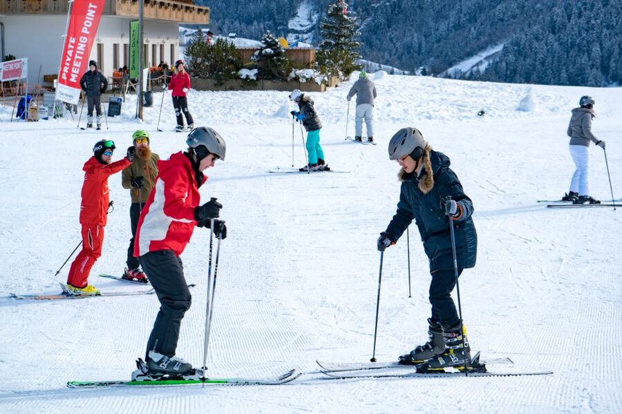 From Interlaken: 8-Hour Skiing in Grindelwald for Beginner's - Lunch, clothing, and the small costs to plan for
