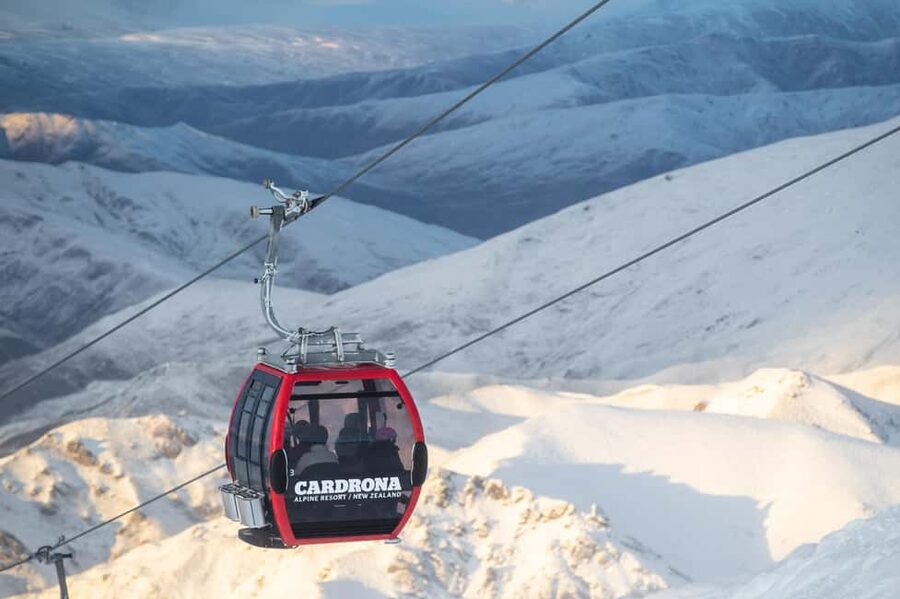 From Queenstown: Cardrona Ski/Snowboard Rentals & Transfer - What the $154 price really covers