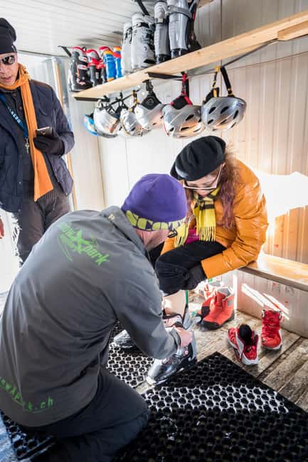 Lucerne: Titlis Beginner Ski Day Snow Experience - The Rotair ride and the climb to Titlis