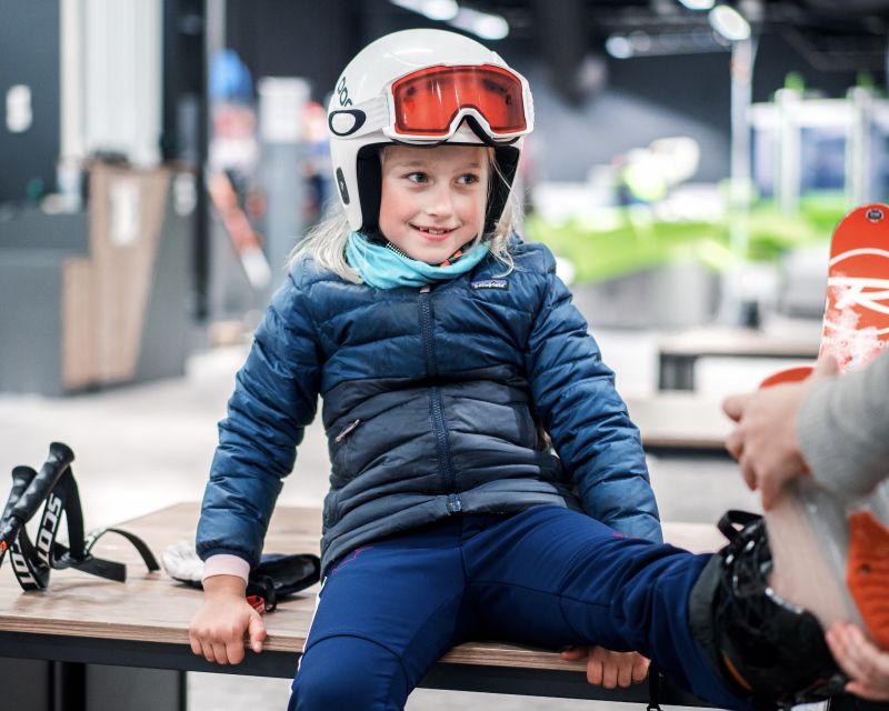 Oslo: Day Pass for Downhill Skiing at SNØ Ski Dome - Seeing the world’s tallest indoor ice wall