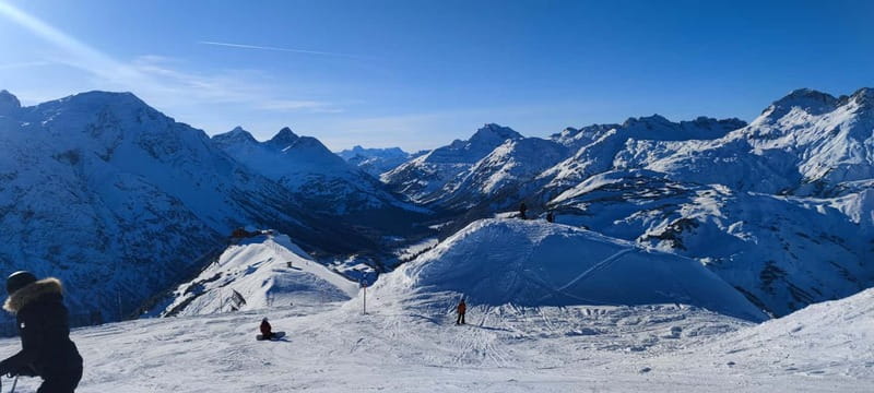 Private Andorra or Pyrinees Ski / Snowboard Tour Day trip - Five hours of free slope time