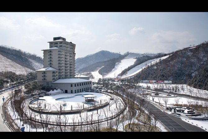 Private Ski Tour(Lesson) near Seoul at Elysian Gangchon Resort - The resort’s 10 slopes and six lifts
