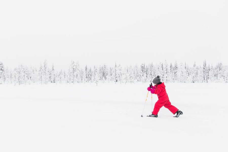 Ruka: Cross-country skiing - Learning the basic skiing technique