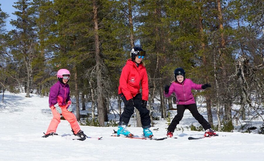 Saariselkä: Easy Ski Day Package - Getting equipped before the lesson