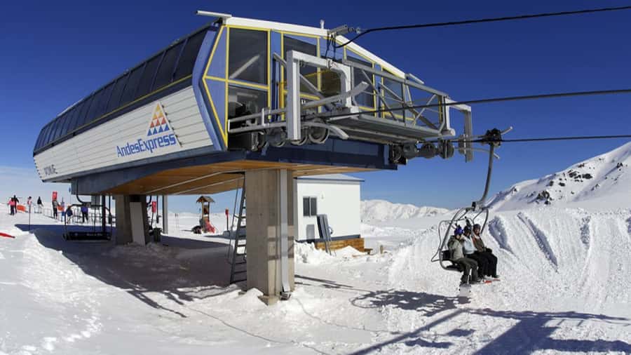 Santiago: Valle Nevado and Farellones Ski-Center Day Trip - The final climb to Valle Nevado