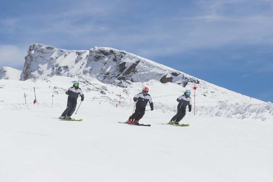 Sierra Nevada: Ski Class with equipment included - Key points at a glance