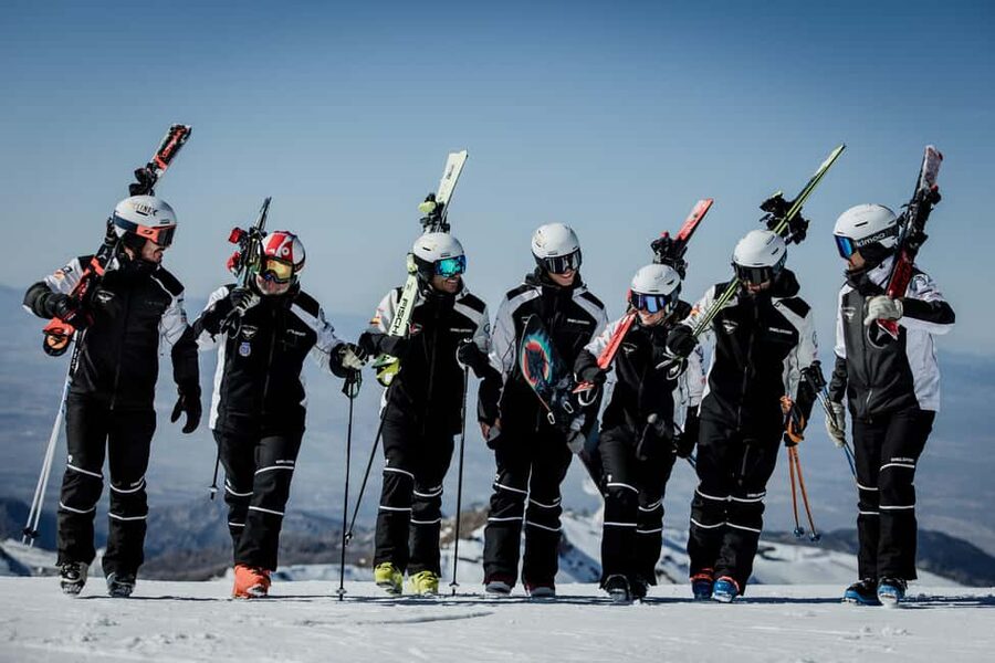 Sierra Nevada: Ski Class with equipment included - The 10-minute move to the lesson area