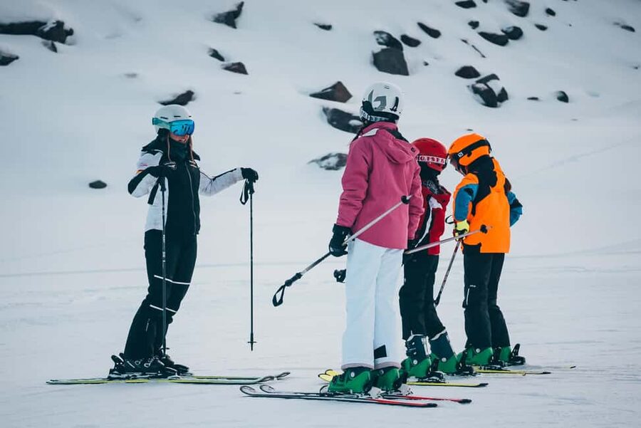 Sierra Nevada: Ski Class with equipment included - What the included equipment really covers