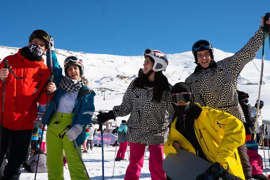 Sierra Nevada: Ski or Snowboard Equipment Rental - A full day on the Sierra Nevada slopes