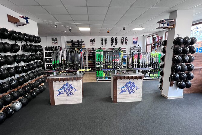 Ski and Snowboard Rental in Bansko - Getting the boots right before you reach the lift