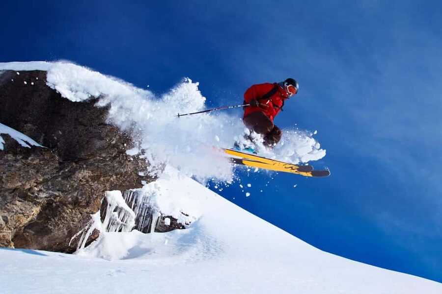 Tbilisi: Gudauri Ski Resort & Ananuri. Day Trips with Guide - A low-cost route from Tbilisi to the high Caucasus