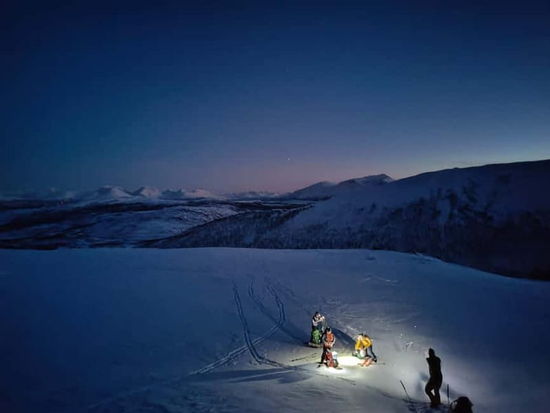 Tromsø: Ski touring (ski de randonnee) - Simple clothing choices make a big difference