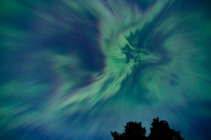 Ylläs: Guided Night Skiing Tour Under the Arctic Sky - Weather, auroras, and the right expectations
